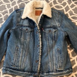 NWOT Levi’s Women’s Original Sherpa Trucker Jacket